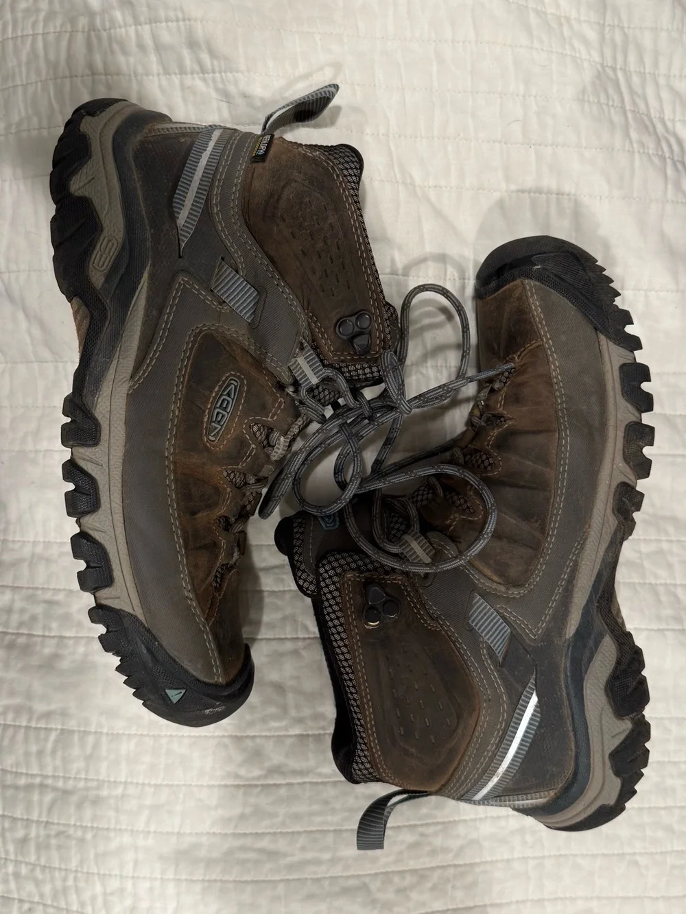 KEEN Women’s Waterproof Hiking Boots – size 9